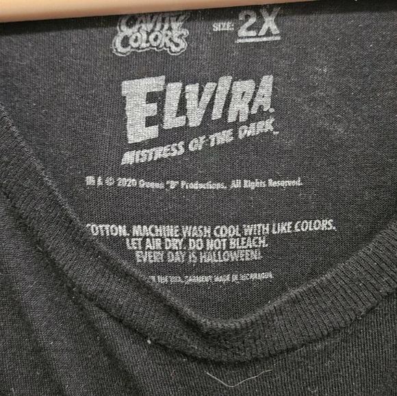 Cavity Colors Elvira Halloween Graphic T-Shirt - Picture 3 of 3